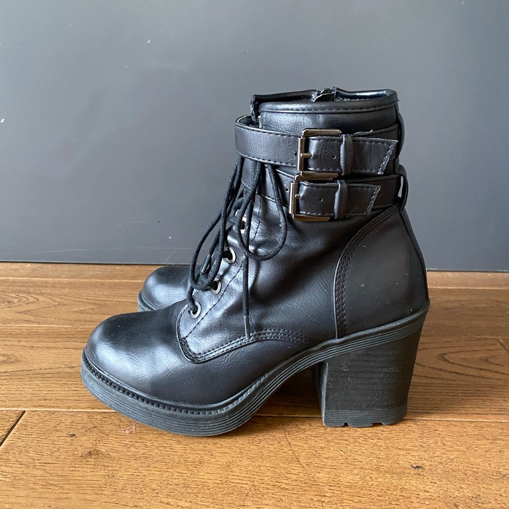 Forever 21 Combat Boot size 8